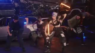 بلک پینک لیسا لیلی دنس 4