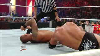 مسابقه ی کشتی کج تریپل ترت بین رندی اورتن و تریپل اچ و جان سینا سر کمربند WWE Champion