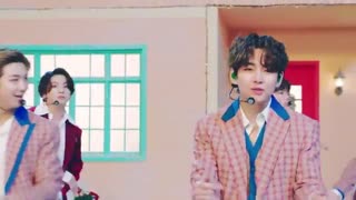 اجرای ترک" Dynamite"  توسط گروه بی‌ تی‌ اس در برنامه‌ی CDTV_Live Christmas