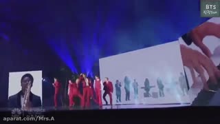 اجرای دینامیت بی تی اس  بیلبورد