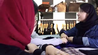 مکالمه روز | خرید از دوقلوها