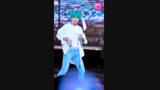 فنکم FanCam تهیونگ V  -اجرای boy with luv از BTS در SBS Inkigayo
