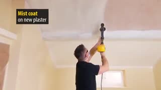 نقاشی سقف و دیوار با اسپری کردن رنگ های متفاوت