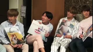 ری اکشن بی تی اس به عکس فسقلی های خودشون^^