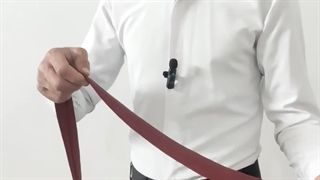 آموزش کراوات بستن با زبان فارسی صحبت کردم