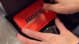 باکس هدیه ای که جیهوپ به فنا داده..................منم دلم خواست(بغض زیاد)