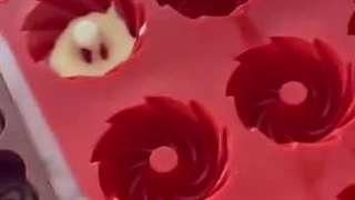 طرز تهیه شکلات آجیلی